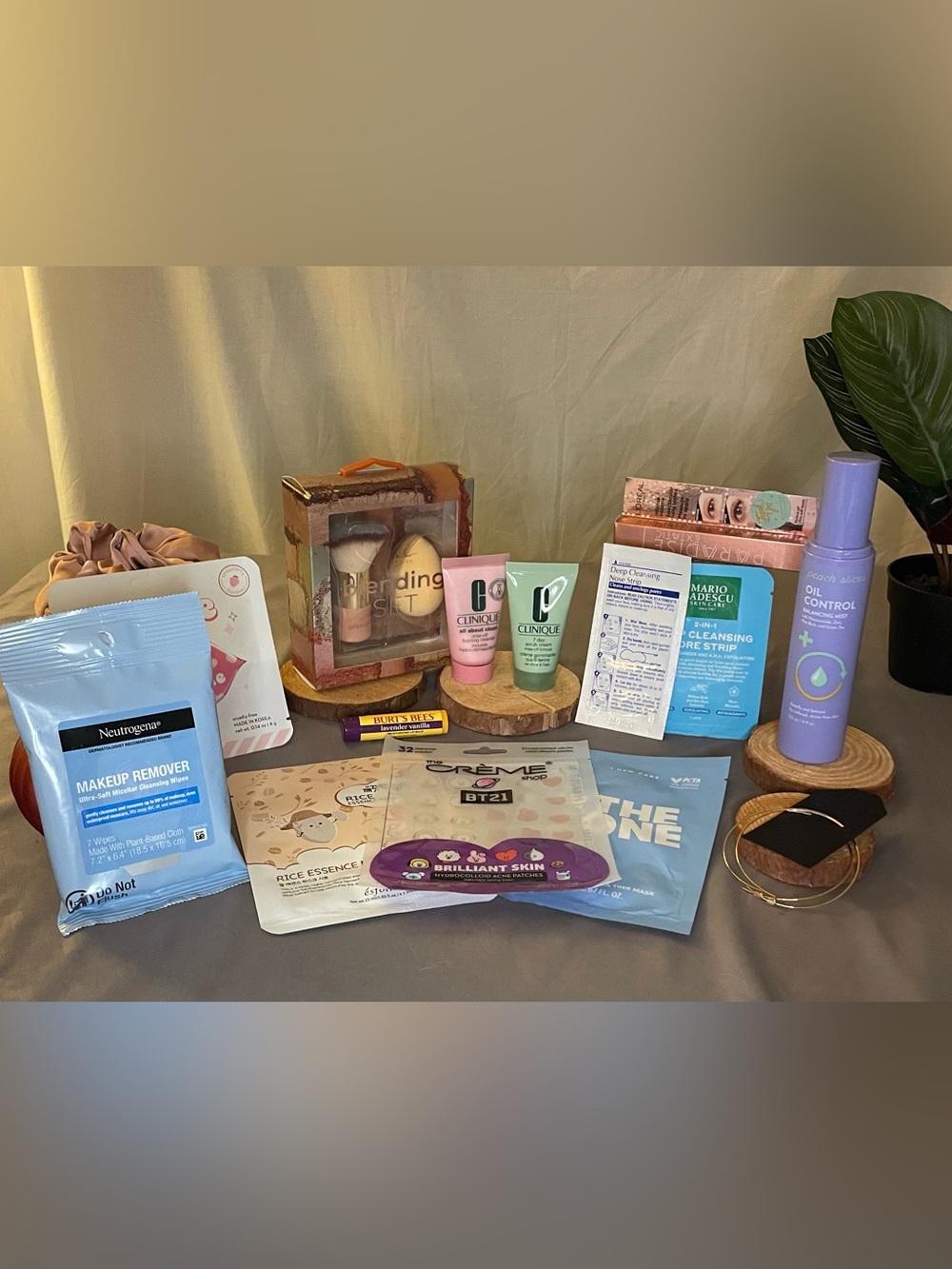 Face Care Skincare Set-Clinique, Mario Badescu, Neutrogena, Peach Slices, Loreal - Picture 2 of 9